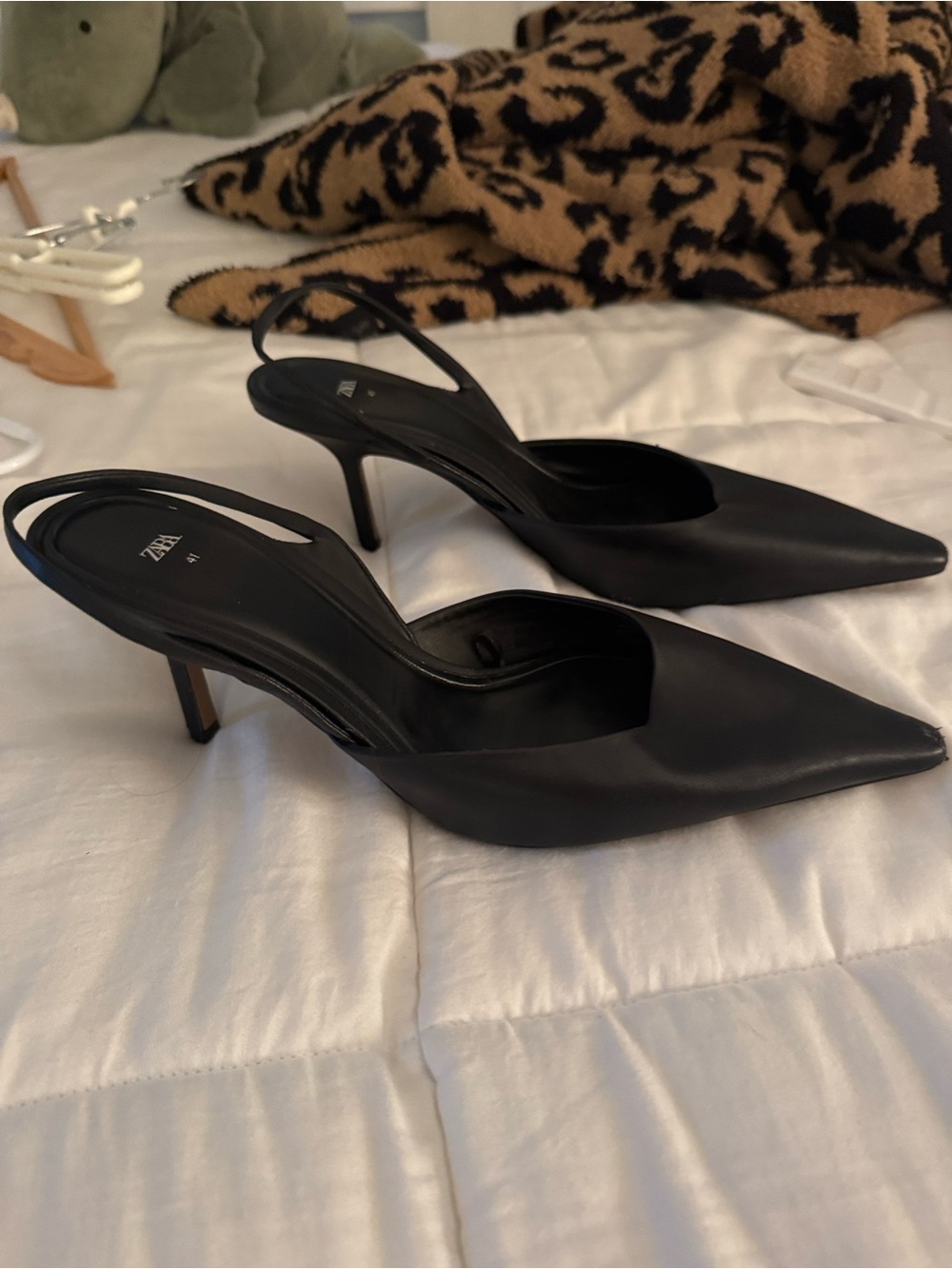 ZARA Black Slingback kitten heels - Picture 2 of 4